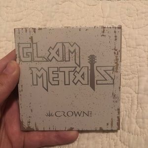 Crown Pro Glam metals palette